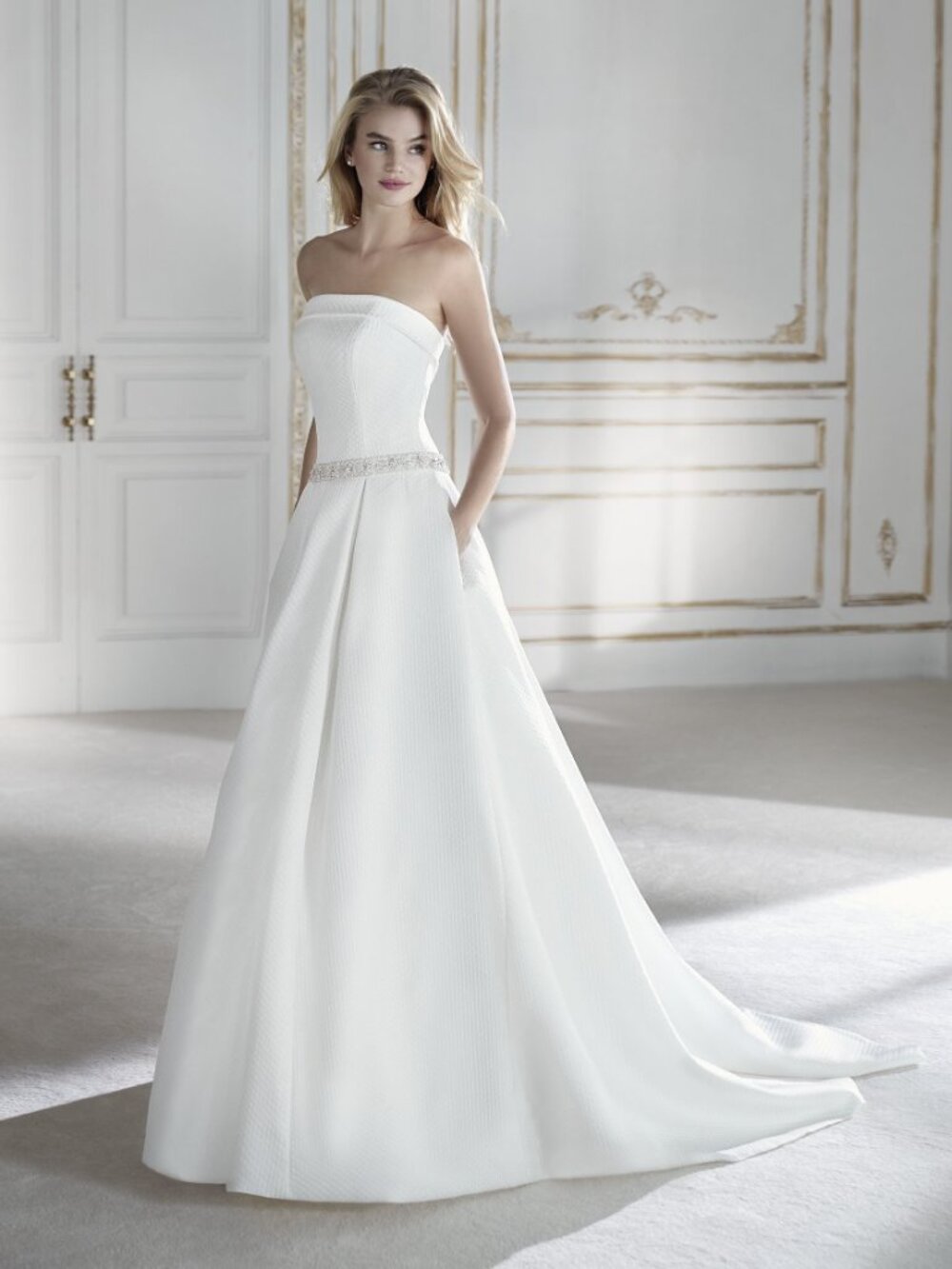 La Sposa by Pronovias Wedding Dress Paorina